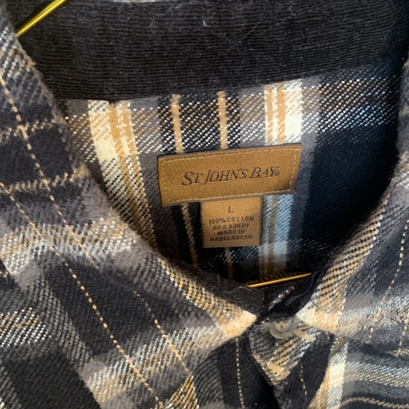St. John’s Bay long sleeve flannel - Picture 3 of 4